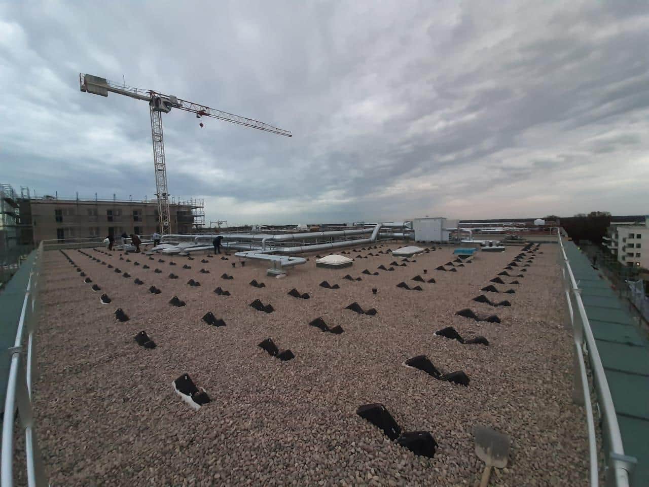 Füllmaterial in die Grundmatten eingebracht Dachisolierung Projekt Delmenhorst